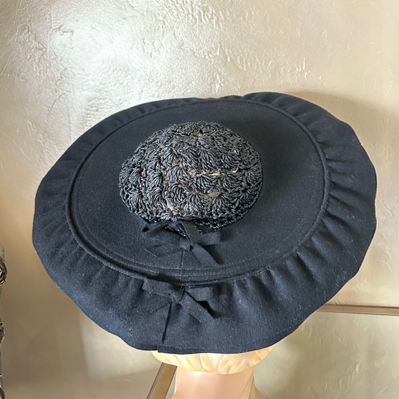 IRRESISTIBLE 1940s\' BLACK FELT/STRAW HAT - WIDE DOUBLE FELT BRIM & STRAW CROWN main image 13